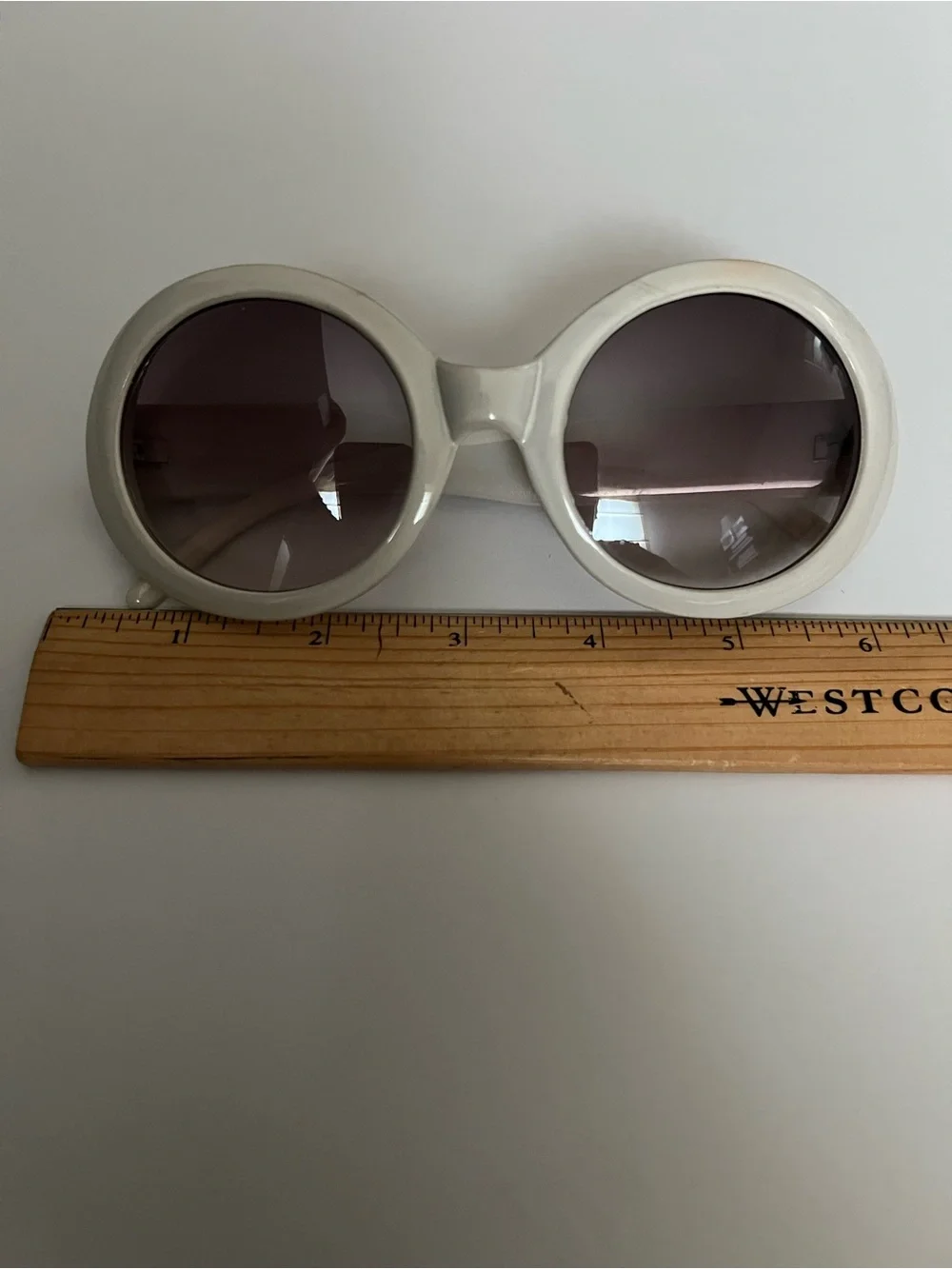 Vintage style mod White Round Frame Sunglasses - Women Accessories
